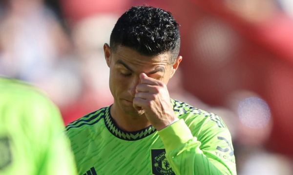  Ман Юнайтед заплаши Роналдо с разтрогване на договора 