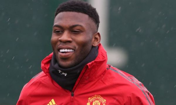 Ман Юнайтед предлага нов договор на Фосу-Менса 