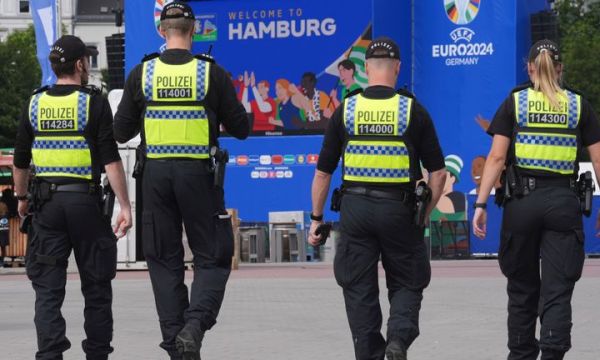Полицията в Хамбург коментира нападението на мъжа