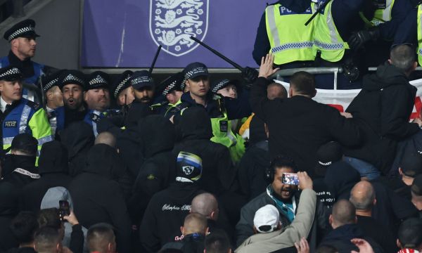 Арестуваха нападателите на полицая на мача Англия - Унгария