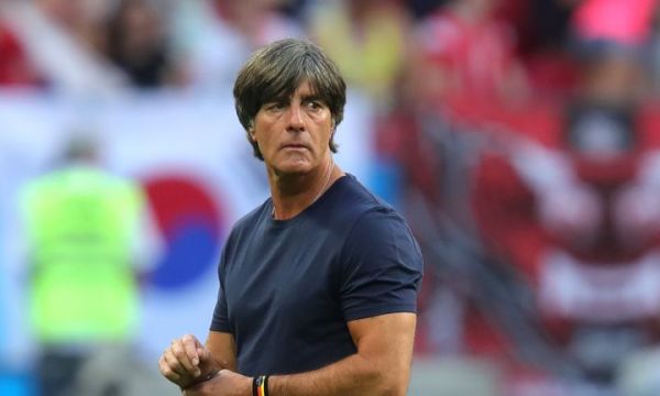 Льов е срещу увеличаване формата на Световното