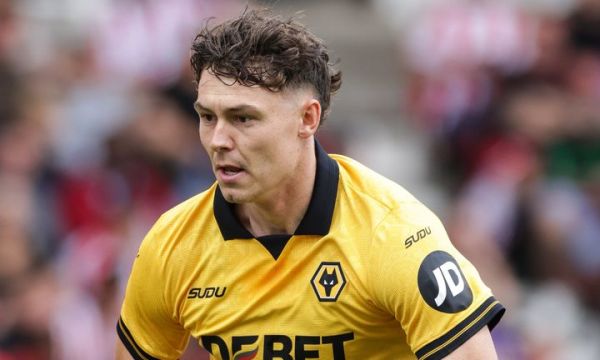 Ларсен поиска да напусне Уулвс