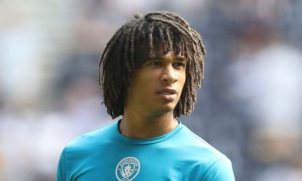   Челси ще се опита да подпише със защитник на Ман Сити 