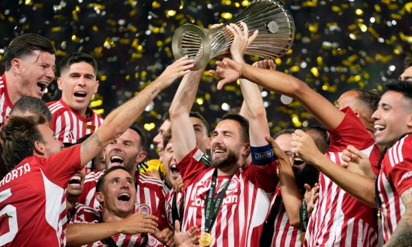Олимпиакос е първият отбор от 22 г., който печели евротурнир у дома