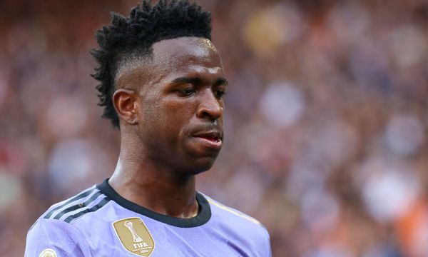 Шаби Алонсо отрече да има проблем с Винисиус Жуниор