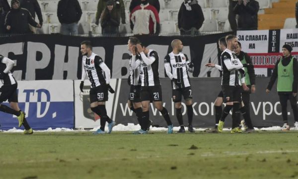 120 минути, 7 гола и Локо Пловдив на косъм се измъкна в Нова Загора
