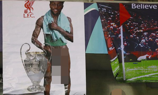 Ливърпул временно наказа своя фен за банера с Ориги