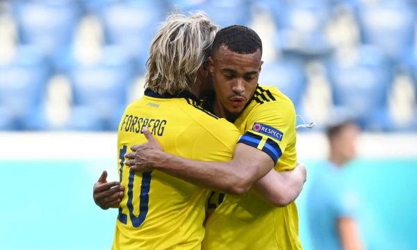 Дузпа носи успеха на Швеция срещу Словакия (видео)