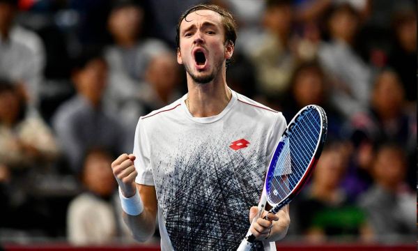 Медведев стигна до 1/2-финалите Australian Open след обрат