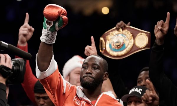 Крофорд победи „Канело”