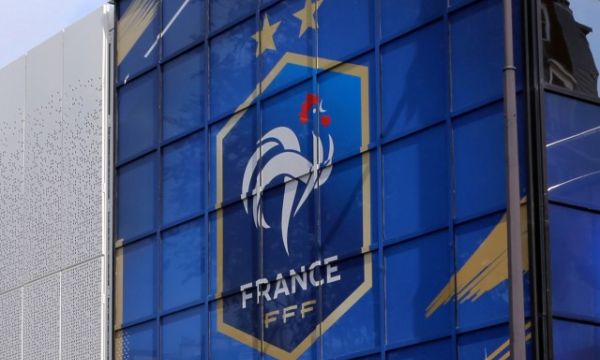 Федерацията на Франция отмени всички мачове от първенствата