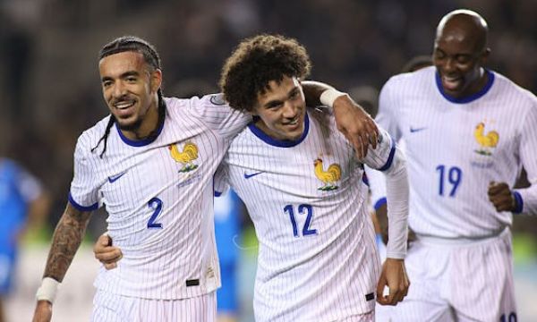 Франция бие в мач без значение