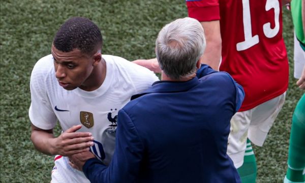 Дешан коментира слуховете за конфликт с Мбапе.