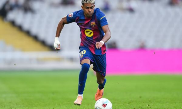 Феновете на Челси към Ямал: Ти си лошо копие на Естевао