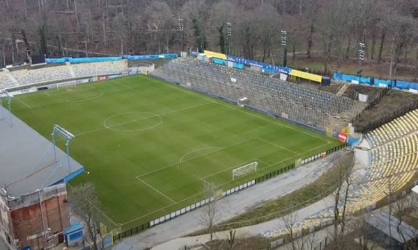 Нюкасъл ще приземи Юнион