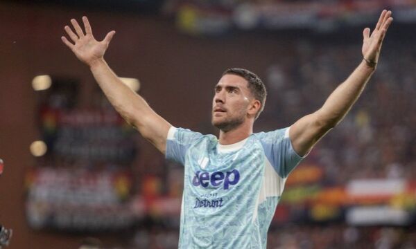 Влахович бележи при победа на Юве, Фиорентина с реми