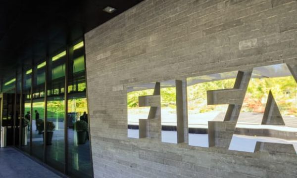 ФИФА наказа треньор за изнасилване 