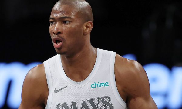 Анадолу Ефес подписа с бивш играч на НБА