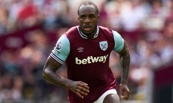 Уест Хем не е подписвал нов договор Антонио 