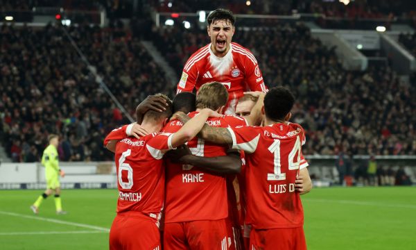 Байерн вкара 5 на Щутгарт, Леверкузен с издънка