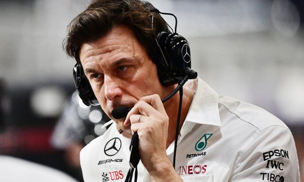 Волф: Един пилот накара всички останали да изглеждат глупаво