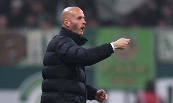 Волсфбург обяви уволнението на старши-треньора 