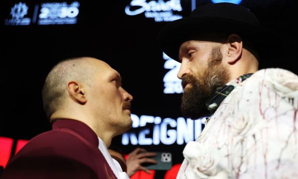 WBC отстрани Усик и Фюри за 36 дни