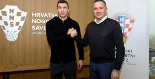 Манджукич стана помощник на Далич