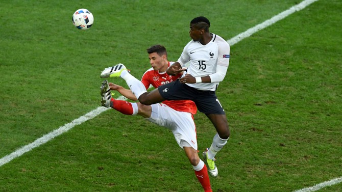 Франция и Швейцария късат фланелки, спукаха топката, но не си вкараха гол
