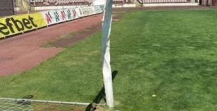 Напрежение преди ЦСКА - Ботев Пловдив, фенове вандалстват и замерят играчи