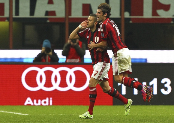 Милан с първа победа за 2015 година