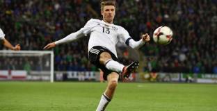 Германия проспа едно полувреме, но разгроми Азербайджан (видео)