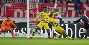 Дортмунд отново разочарова феновете си