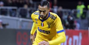 Юве с минимален, но важен успех срещу Каляри (видео)