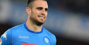 Наполи ще предложи нов договор на защитник