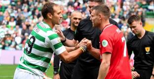 Отборите на Стилиян Петров и Джеймс Милнър с равенство в благотворителен мач (снимки)