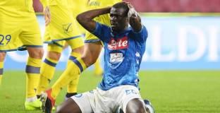 Грешна стъпка за Наполи - хората на Анчелоти се отдалечиха от Юве (видео)