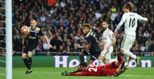 Аякс напомни за най-добрите си години - детронира Реал Мадрид (видео)