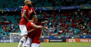 Чили е 1/4-финал след победа над Еквадор