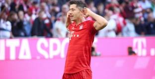 Байерн се завърна на добре познатото си място, Лева чупи рекорд