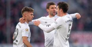 Байерн громи, само Левандовски имаше лош късмет