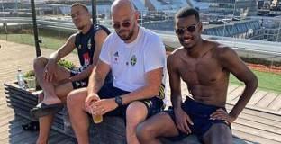 Пресаташето на шведите се забърка в скандал