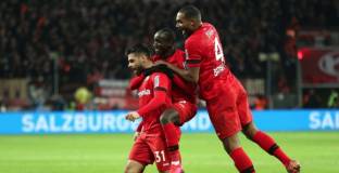 Слаба защита провали Дортмунд в луд мач срещу Леверкузен