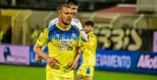 Играч на Ботев Пловдив към Божинов: Как успя да си изкараш червен картон, без да играеш?