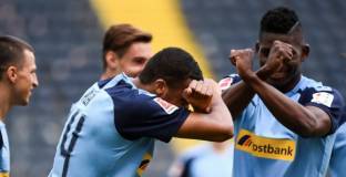 Мьонхенгладбах удари Айнтрахт и продължава да следва Дортмунд