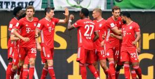 Байерн с нова разгромна победа и вдигна титлата