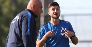 ПАОК гони Левскар?