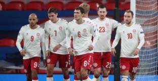 Дания удари 10 от Англия на Уембли