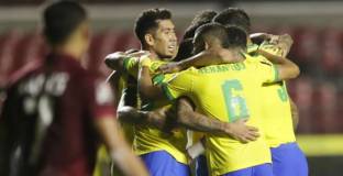 Боби Фирмино - герой за Бразилия срещу Венецуела