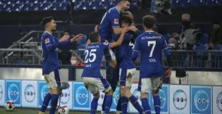 Нова година - нов късмет! Шалке си припомни вкуса на победата (видео)